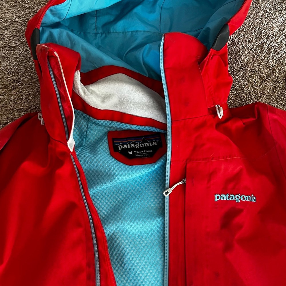 Gortex womens ski jacket! Size M, wear as a shell or with down jacket base layer